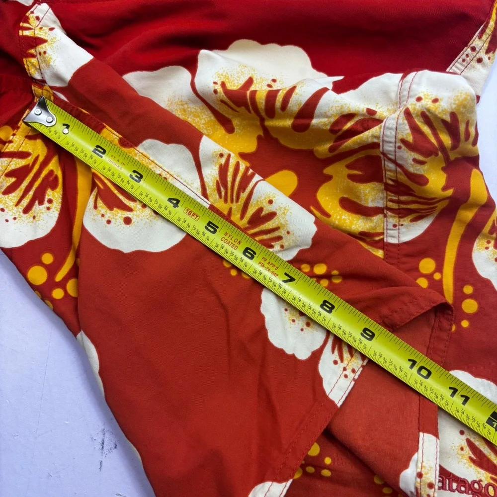 Patagonia Mens Hibiscus Floral Board Shorts Red Yellow 28 Swim Trunks‎ 9 Inseam